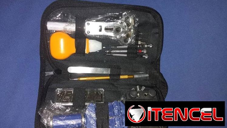 Equipo de arreglar reloj