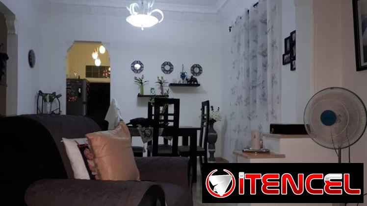 Casa capitalista amplia y cómoda