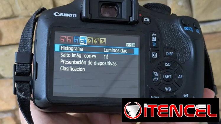 cámara fotográfica canon T7 + lente 18-135mm IS STM + accesorios