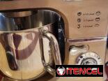 Mezcladora, merenguera de 7 litros  y 660 W