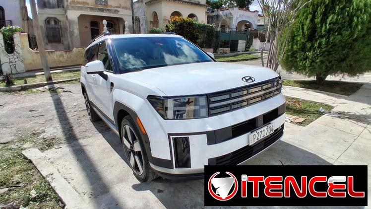 Vendo o negocios Hyundai Santa Fe, 2024 límite con 5000 millas solamente