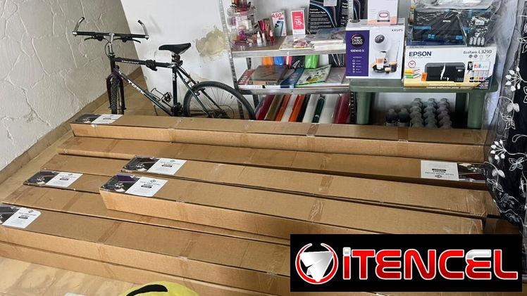 Toldos, con todos sus accesorios, brazos mecánicos y de diferentes colores