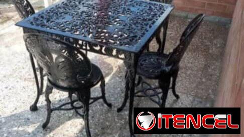 Juego de mesa con 4 sillas. Entrega a domicilio sin costo adicional en toda la Habana.
