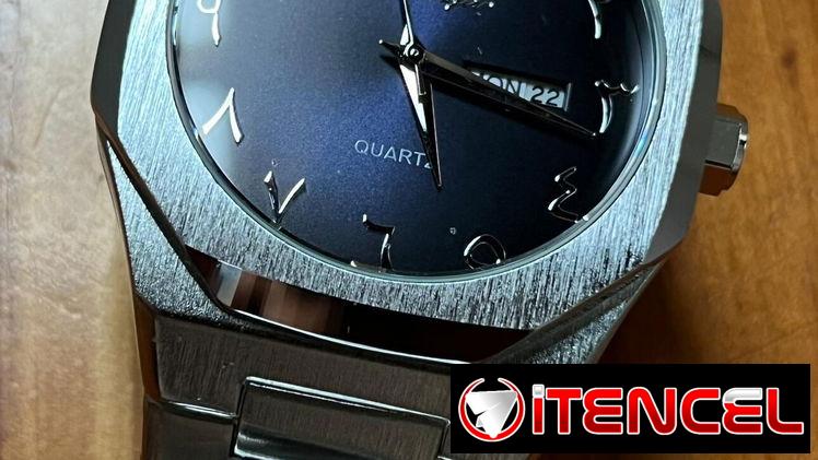 🚨Oferta 🚨Reloj plateado,para hombre , numeros arabigos, centro azul. Reloj de cuarzo.