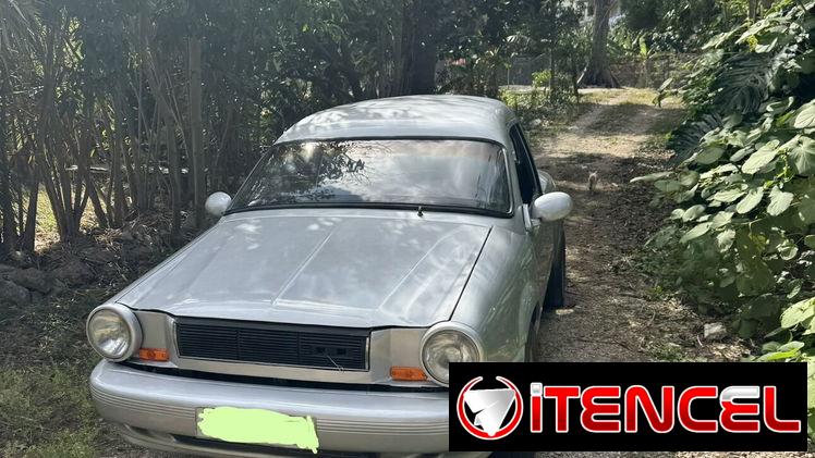 Se vende Renault modificado con mecánica completa de Nissan Sentra B13 – 8 válvulas.