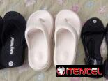 Chancletas altas y sandalias