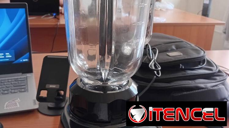 Licuadora/ Batidora con vaso de vidrio Ruden