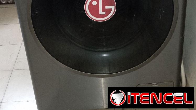 Lavadora Secadora casi nueva Aprovecha — foto 1