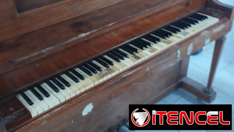 Piano , necesita afinarse