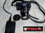 cámara Reflex Fujifilm X-T10 + objetivo Fujinon 18-55mm, 630 USD o equivalente, Vedado