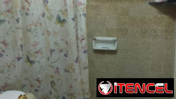 Apto 2do piso de 3/4 en playa con gas de la calle