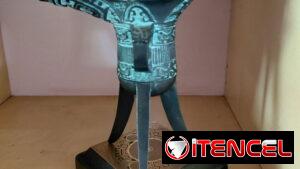 Recipiente de vino Fuxin de bronce.