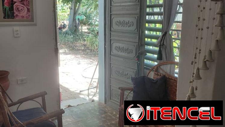 “$18.000usd AJUSTABLE. En venta casa  de 2 plantas en Guanabo, en Ampliacion  Marbella.