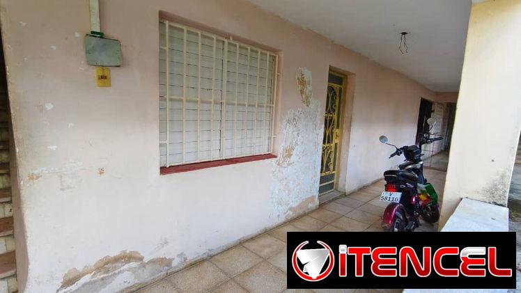 Apartamento en bajos, Reparto Marti. — foto 1