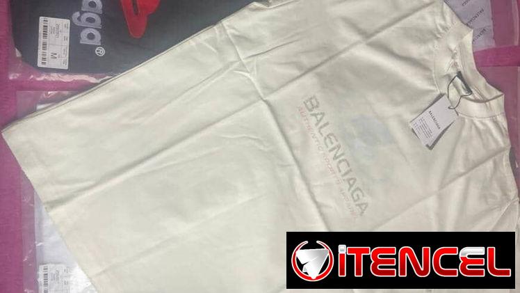Puloverts T-shirt Balenciaga