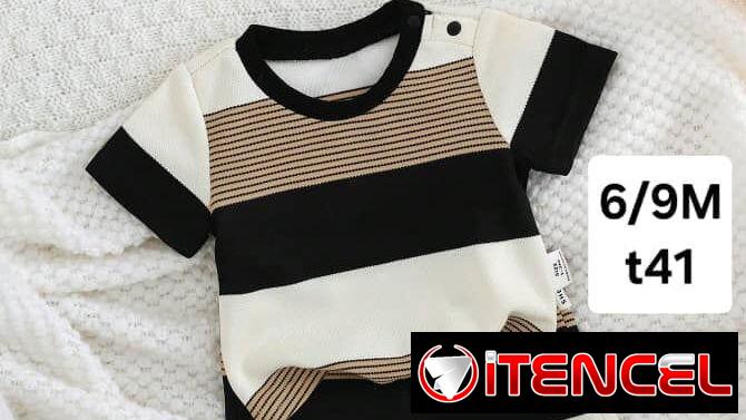 Ropita de niño de 6 a 24 meses . Ropa de niño — foto 1