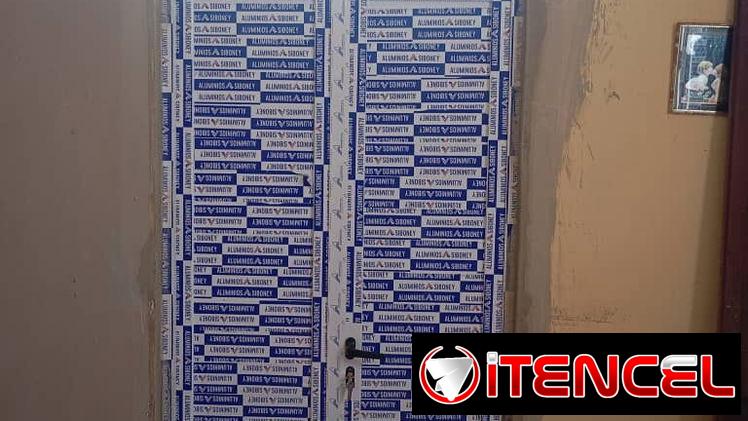 Carpinteria Marqueteria de aluminio y cristal puertas ,ventanas , closet , Bajos de meseta ,paños fijos y más — foto 1
