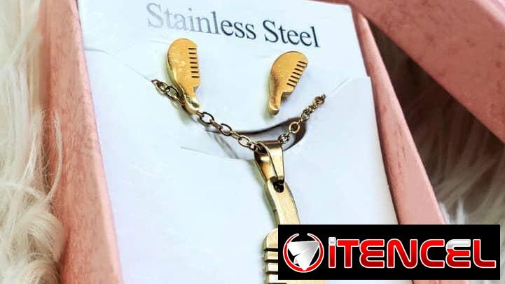 Set de aretes y cadena