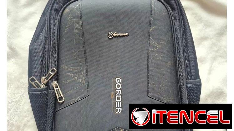 *MOCHILA M-15* Mochila amplia y acolchada, ideal para trabajo, universidad y uso diario. 27 USD