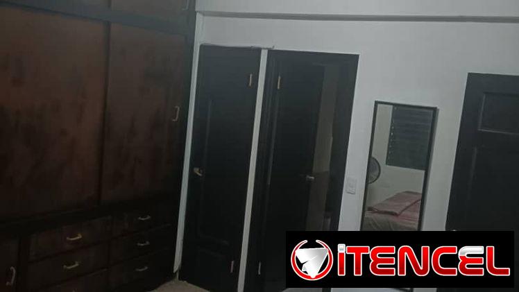 Se renta apartamento de una habitación en el Vedado por el Jalisco Park.58858577