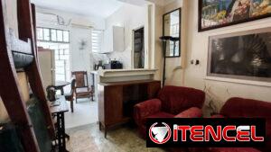 A Una Cuadra Exacta De Ayestaran y 20 De Mayo:Calle Masó y 20 de Mayo,Puerta Calle New Original de 1/4(SIGNIFICA Q TIENE