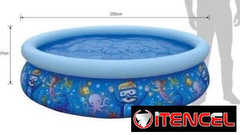 Piscina d muy poco uso sin detalles