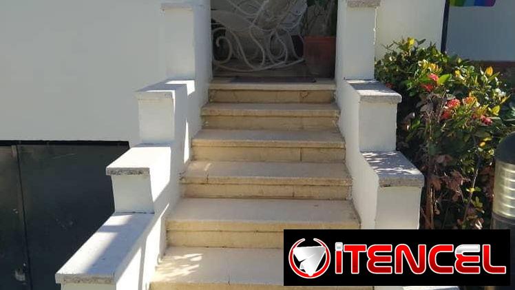 Casa independiente Santo Suárez Con corriente 24×24 120mil usd 53582376