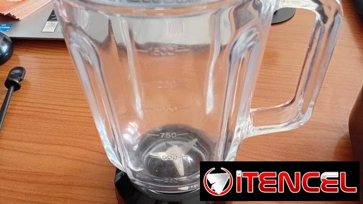 Licuadora/ Batidora con vaso de vidrio Ruden