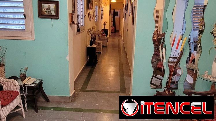 ‼️SE VENDE APTO 4/4 2DO PISO GARAJE EN EL CORAZÓN DEL VEDADO‼️ — foto 3