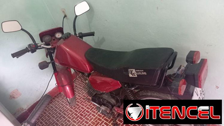 Vendo moto Bejomina caminando 100 gomas nuevas chapa y circulación soy de Marianao al pv 63110893 en💸💸 500 usd 💵💵 — foto 2