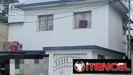 Casa en Arroyo Naranjo de 3 niveles, piscina, con terreno anexo y estructura ideal para negocio u otro apartamento.