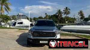 Toyota tundra gris