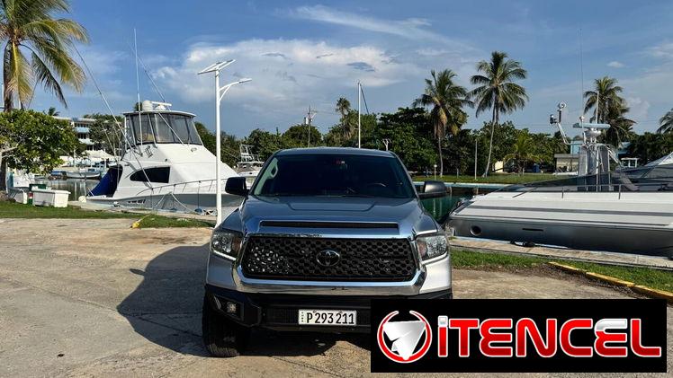 Toyota tundra gris