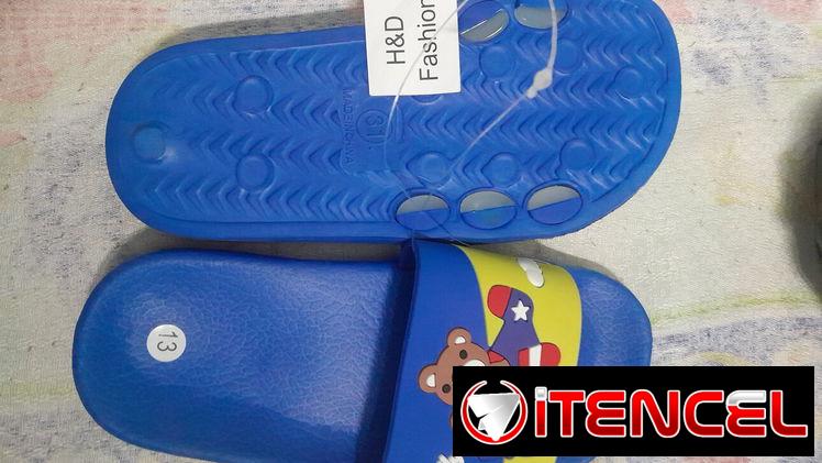 Chancletas y tenis para niños