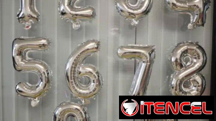 Velas de números artesanales, globos metálicos de números y corazones y globos de latex de varios colores. Set de globos