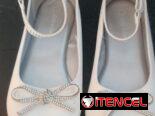 Zapatos, tenis y zandalias de niña