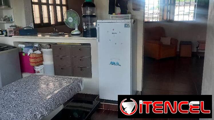 Casa amplia de 700 m² con anexo independiente y licencia para ampliar. En Abel Santamaria,  boyeros — foto 1