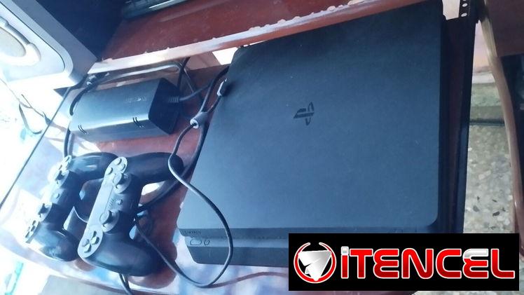 Vendo ps4 fat, pirateada, 2 mandos, 500gb