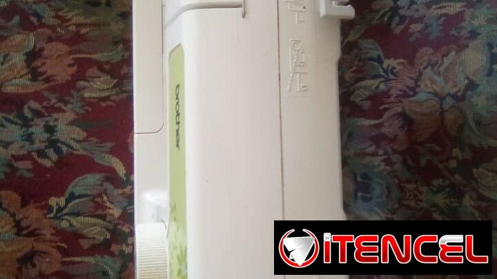 Máquina de coser electrica — foto 2