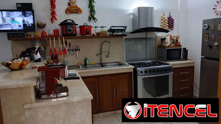 Casa independiente en Miramar con 3 cuartos, 3 baños y garaje — foto 1