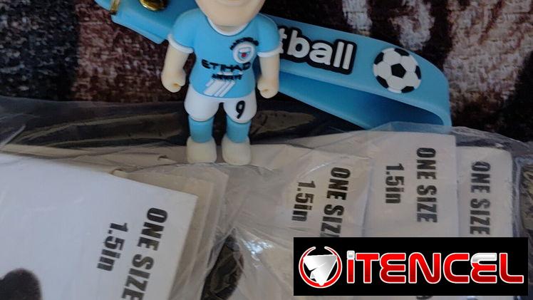 Llaveros con participantes de futbol en 2.5 usd