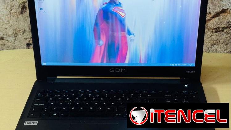 150 USD – Laptop GDM (15″, Core i5, 8Gb RAM, 500Gb disco duro)