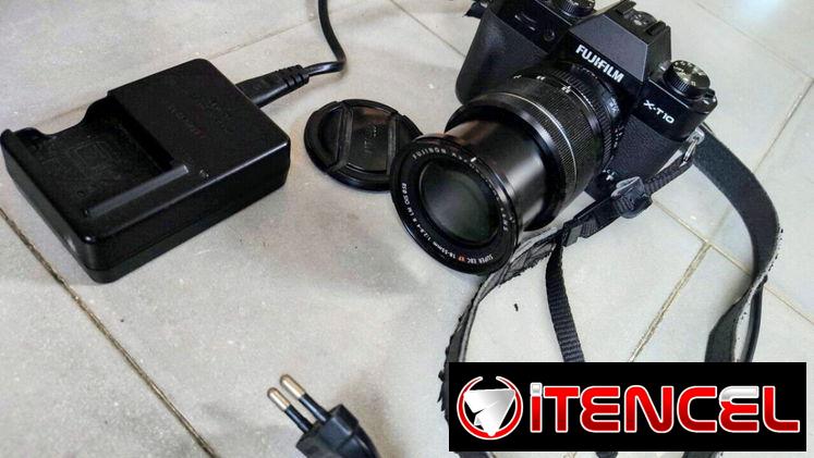 cámara Reflex Fujifilm X-T10 + objetivo Fujinon 18-55mm, 630 USD o equivalente, Vedado
