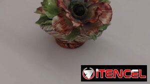 Cesta de flores de cerámica italiana