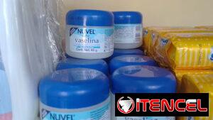 ✨ VASELINA NUVEL BEBÉ – 60 g 👶🩵 🌸 Cuidado delicado para la piel de tu bebé 💙 Ventajas: • Hipoalergénica • Ayuda a pr