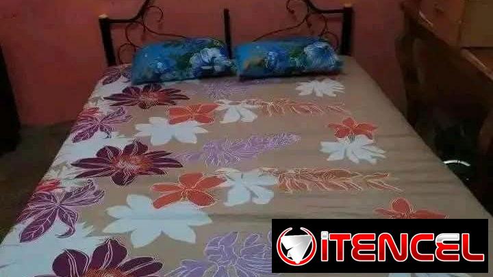 Vendo cama camera con colchón de espuma