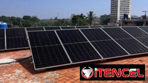 Se instalan kits fotovoltaicos