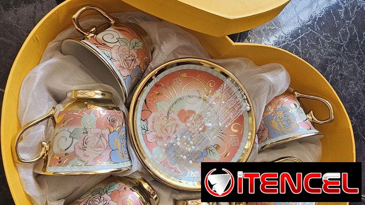 Juego de Tasas para Te Nuevo. de porcelana antigua.