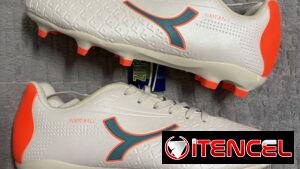 Tacos de Fútbol 11 para niños del #33 al 38 - 30 USD