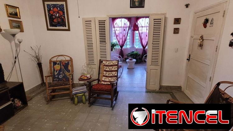 ‼️SE VENDE APTO 4/4 2DO PISO GARAJE EN EL CORAZÓN DEL VEDADO‼️ — foto 2